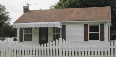 Main picture of 2201 N Locke St
