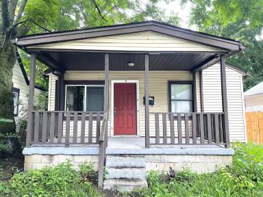 Main picture of 2830 E 19th St