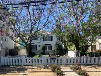 Main picture of 14826 Dickens St