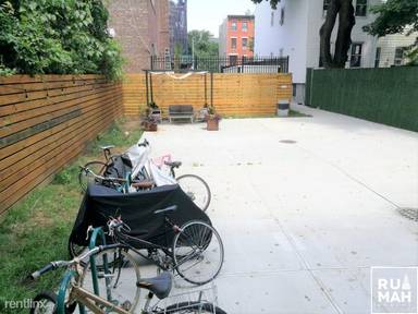 Main picture of 35 Claver Pl