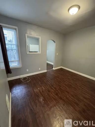 Main picture of 2810 W Albert St