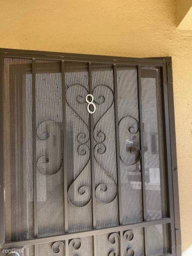 Main picture of 736 S Wilton Pl