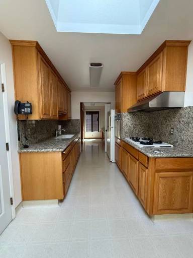 Main picture of 7790 Robindell Way