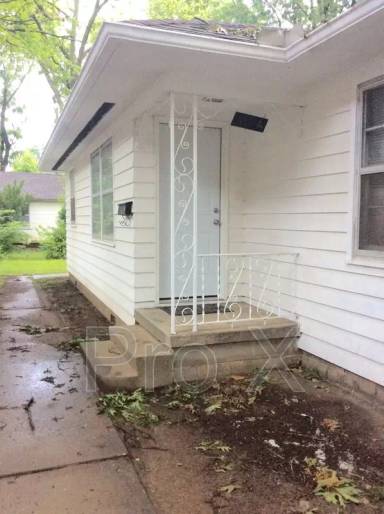 Main picture of 107 W Lindburg St