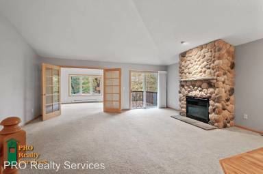 Main picture of 5580 Shore Rd