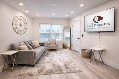 Main picture of 617 Riverview Blvd