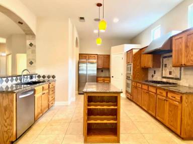Main picture of 9373 N Jade Ave
