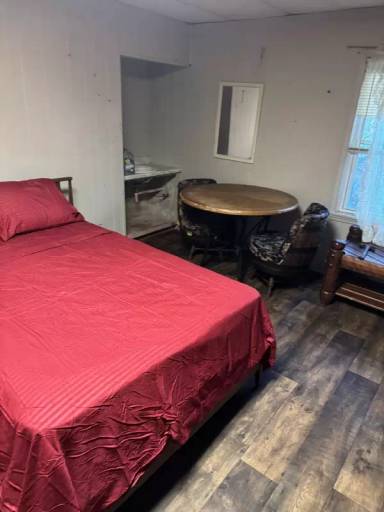 Main picture of 287 E Park Ave