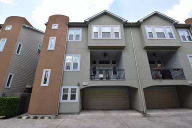 Main picture of 1141 W 24th St