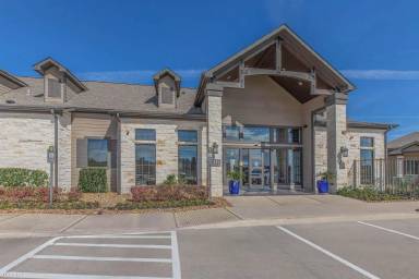 Main picture of 9207 FM 1960 Rd W