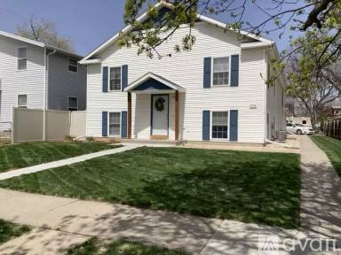 Main picture of 2968 Dudley St