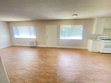 Main picture of 6430 Crescent Ave