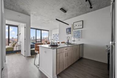 Main picture of 809 N Cleaveland