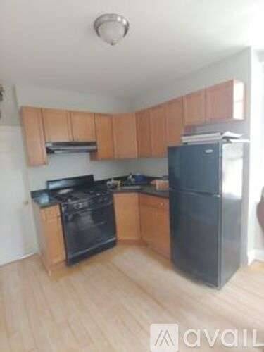 Main picture of 70 Joy St