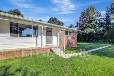 Main picture of 214 Brooks Rd