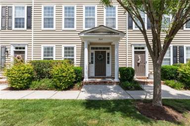 Main picture of 264 Feldspar St