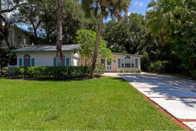 Main picture of 9480 Frangipani Dr