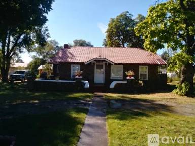 Main picture of 4215 N Evergreen Rd