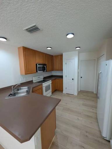 Main picture of 131 Merlot Way