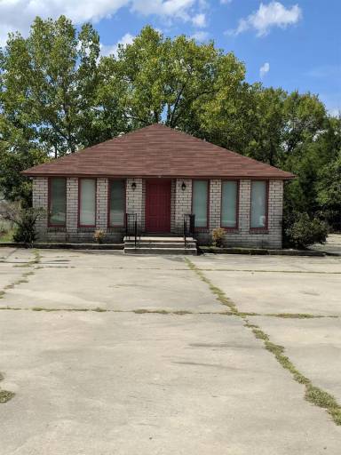 Main picture of 1192 Memorial Park Rd