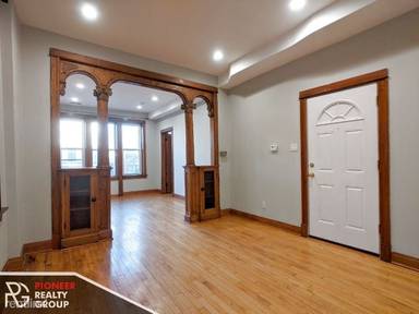 Main picture of 1410 N Maplewood Ave
