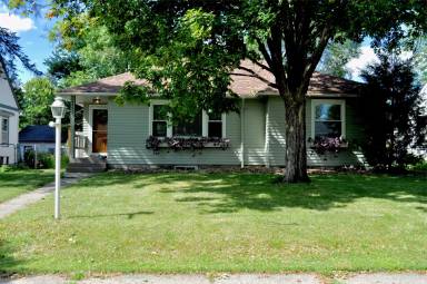 Main picture of 4421 Abbott Ave N