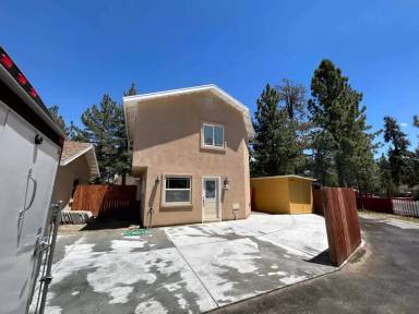 Main picture of 1044 Circle Dr