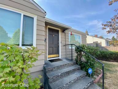 Main picture of 405 30th Ave E
