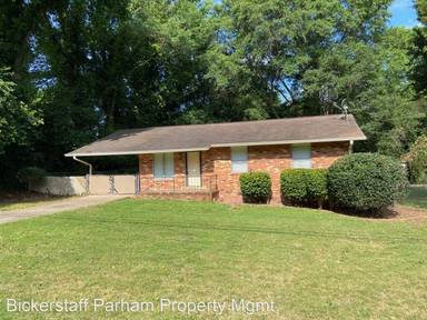 Main picture of 305 McCartha Dr