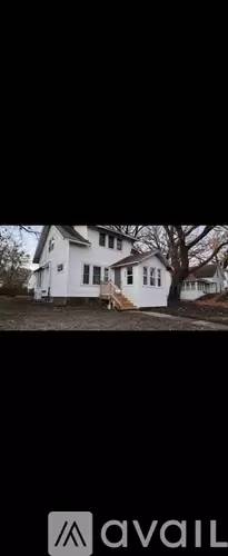Main picture of 616 2nd Ave NE