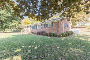 Main picture of 4408 Oak Dr