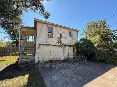 Main picture of 417 W Logan St