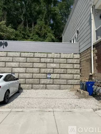 Main picture of 93 Irvine St
