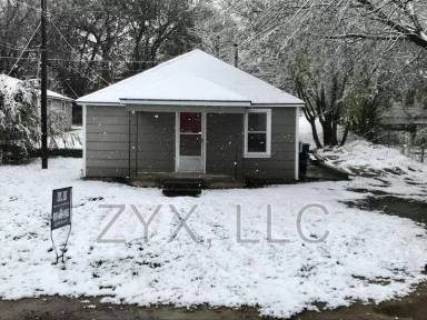 Main picture of 207 N Walnut Ave