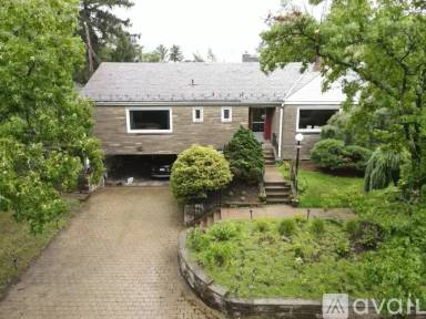 Main picture of 5327 Darlington Rd