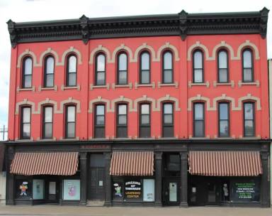 Main picture of 1007 N Summit St