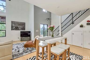 Main picture of 2034 W 31st Ave