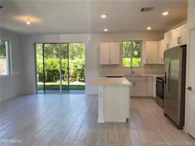 Main picture of 2305 SE 10th St
