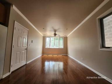 Main picture of 718-728 W 50th St Apartments