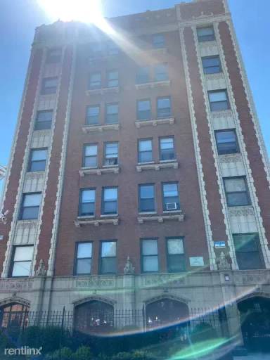 Main picture of 7048-50 S Merrill Ave