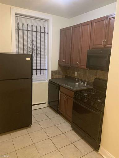 Main picture of 589 Kennedy Blvd