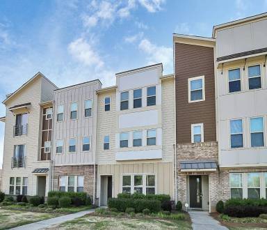 Main picture of 2633 Statesville Ave