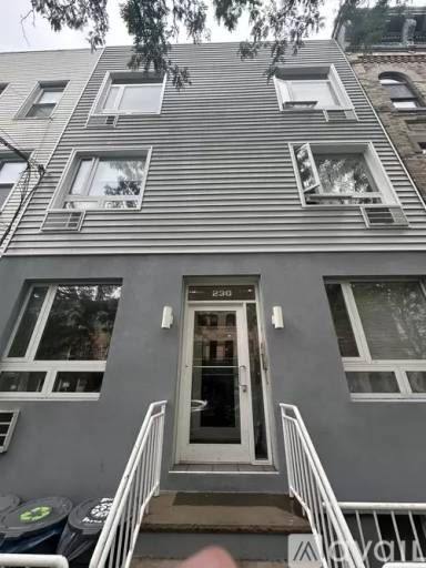 Main picture of 230 Kingsland Ave