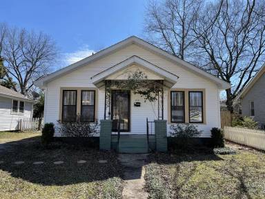 Main picture of 1112 Wellman Ave NE