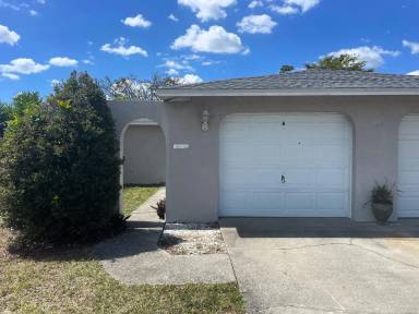 Main picture of 104 SE 16th Pl