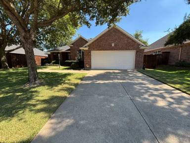 Main picture of 2900 Stanford Dr