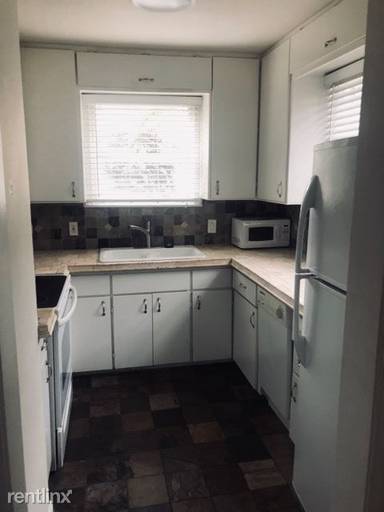 Main picture of 1606 NE 2nd Ct
