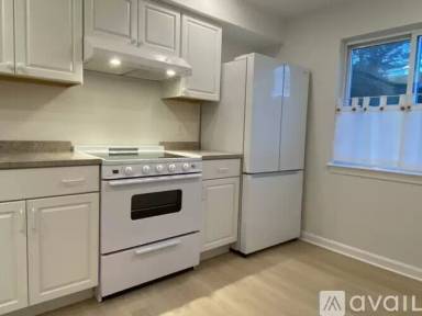Main picture of 17 Beals Cove Rd