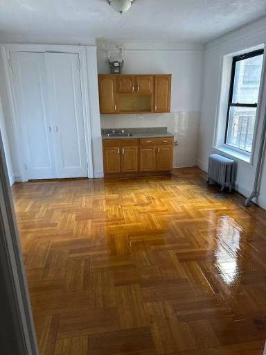 Main picture of 2951 Grand Concourse