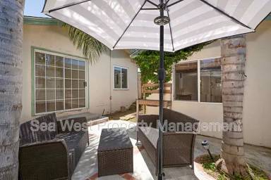 Main picture of 250 Melrose Ave
